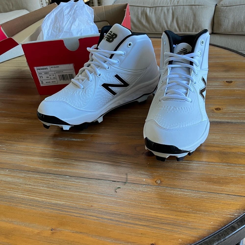 New Balance Football Cleats Mens 11